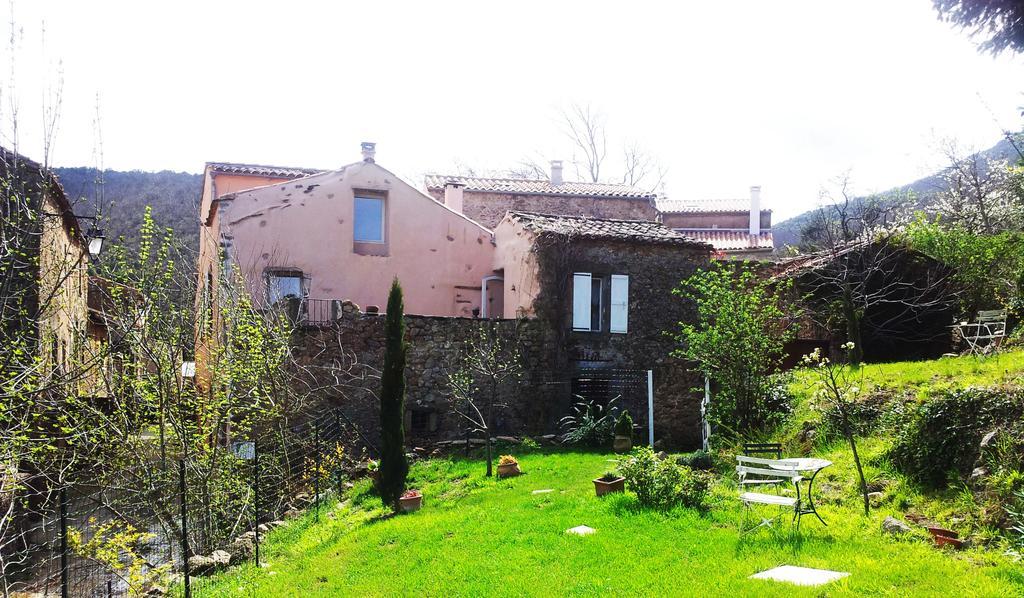 Le Clos De La Source Bed and Breakfast Le Bousquet-d'Orb Esterno foto
